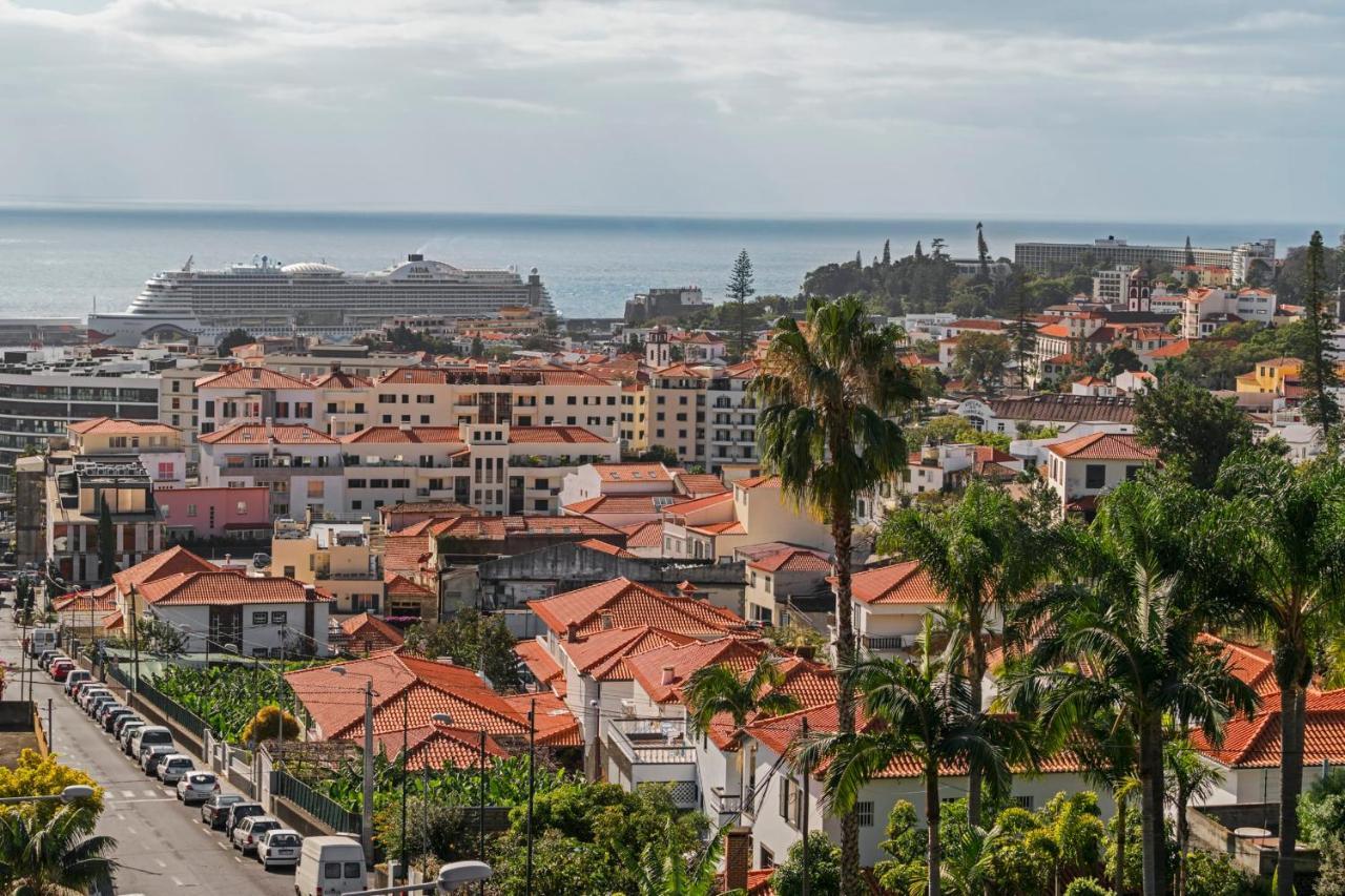 Comboio I By An Island Apart Funchal  Buitenkant foto